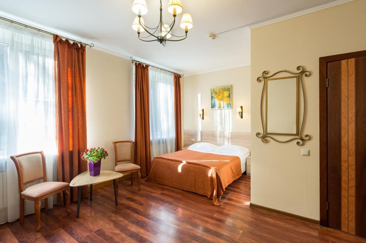 فندق تاريوسافي  Serebryaniy Vek الغرفة الصورة